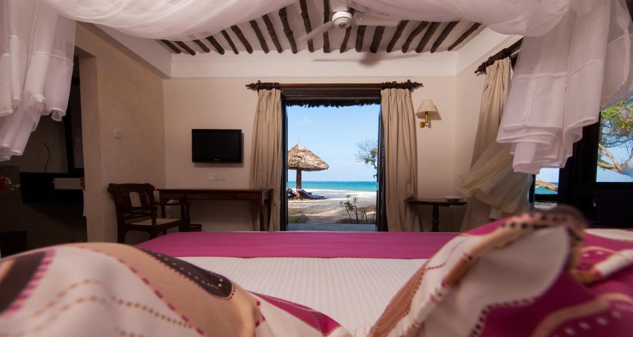Jacaranda Indian Ocean Beach Resort Playa de Diani Habitación foto